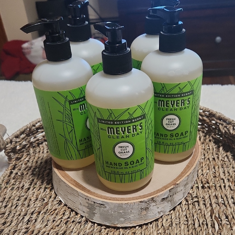 MRS.MEYERS hand soap